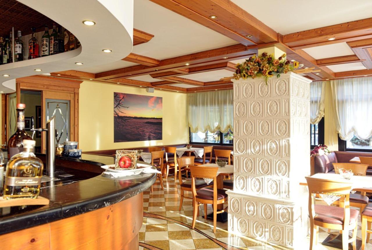 Pippo Hotel Terzolas Екстериор снимка