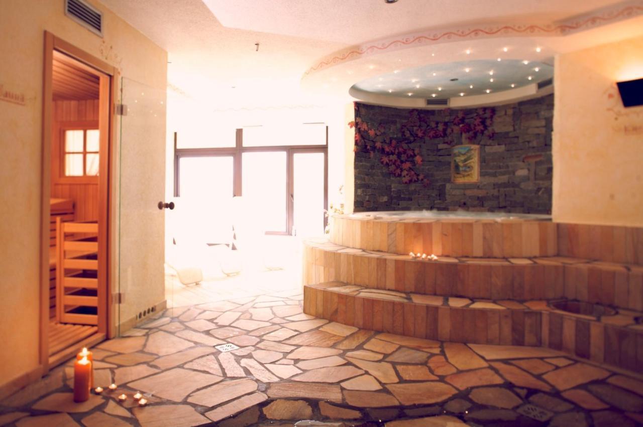 Pippo Hotel Terzolas Екстериор снимка
