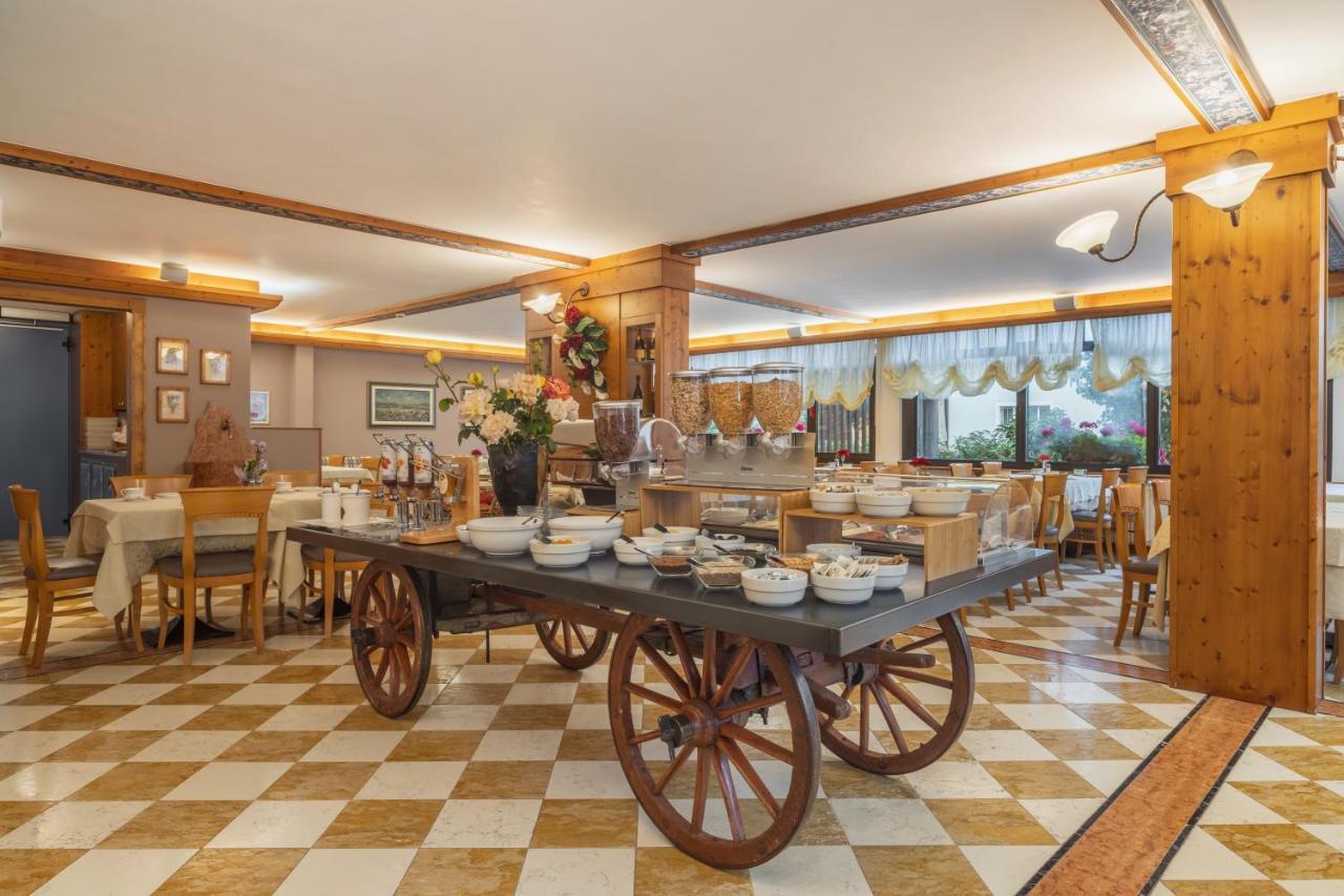 Pippo Hotel Terzolas Екстериор снимка