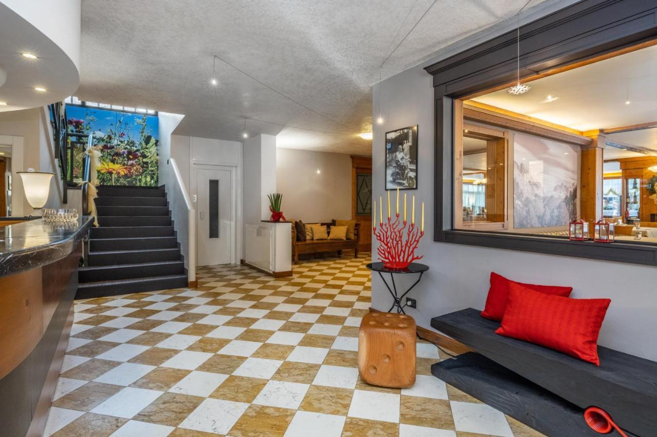 Pippo Hotel Terzolas Екстериор снимка