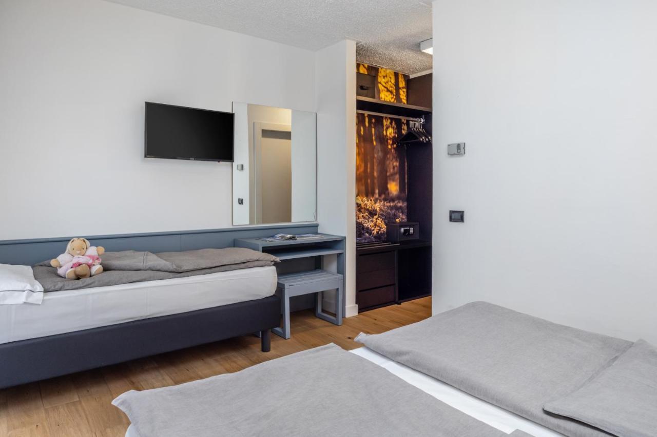 Pippo Hotel Terzolas Екстериор снимка